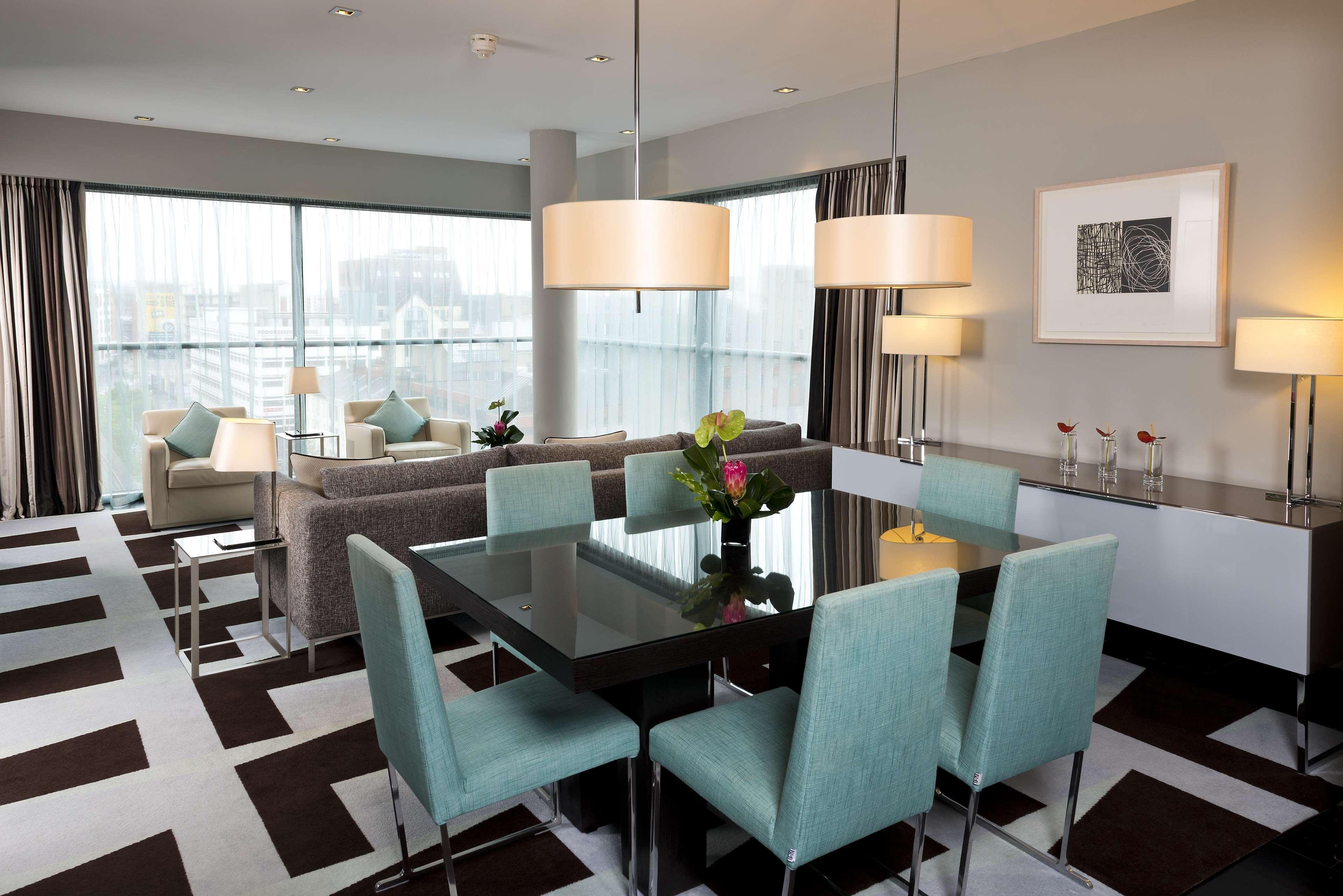 The Fitzwilliam Hotel Belfast Exteriér fotografie A suite at the InterContinental London The O2